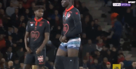 太阳报：B费的曼联生涯或接近尾声，球队正酝酿中场大换血（太阳报：曼联或迎中场大清洗，B费生涯进入倒计时）