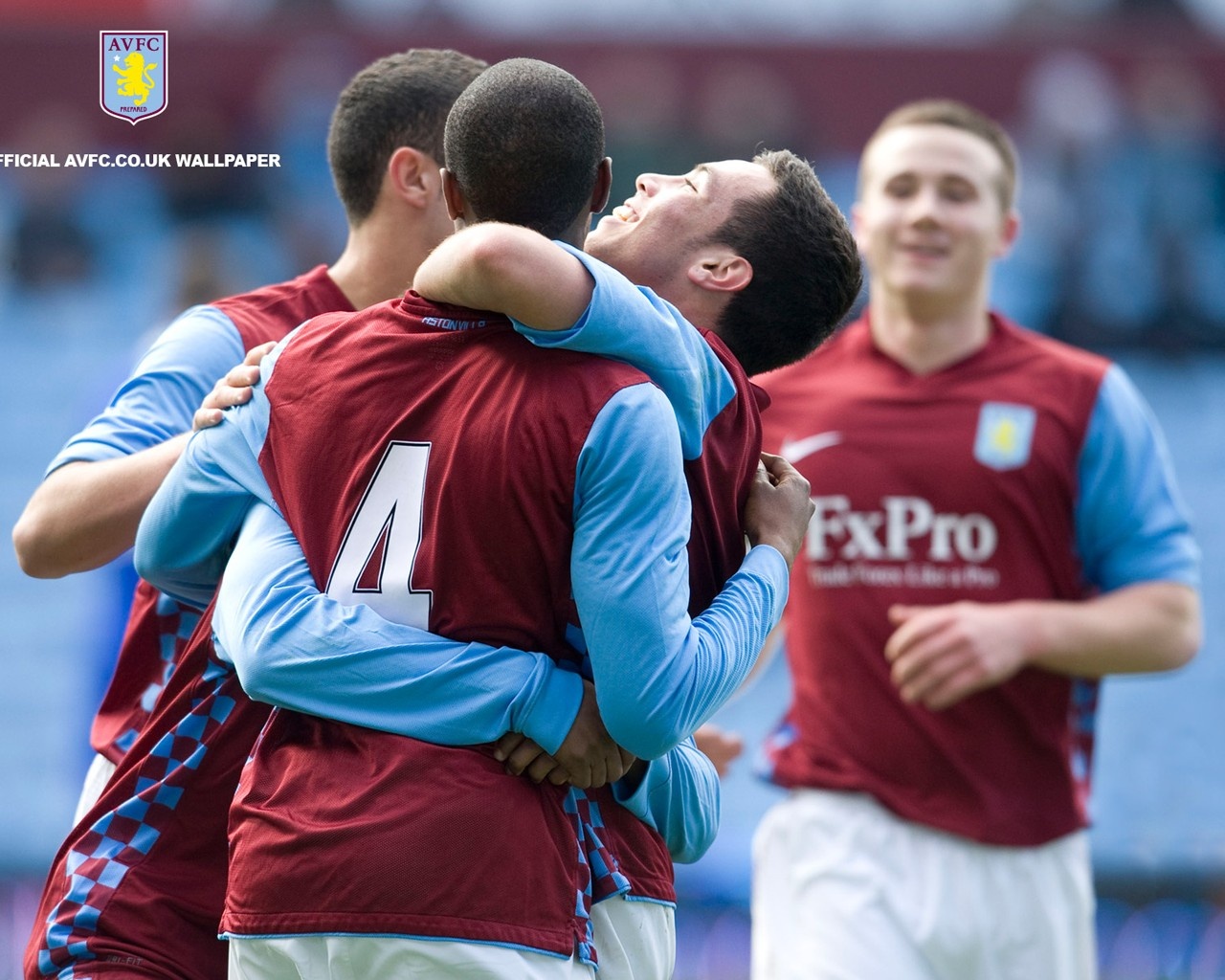 替补席没啥存在感！湖人首发5虎合砍102分