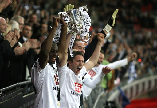 乌加特首发近7场英超全部失利，是曼联历史首发球员最长连败记录（乌加特英超近7次首发全败，创曼联队史首发连败最长纪录）