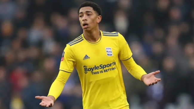 中国女足客战英格兰女足：邵子钦、王妍雯首发，王爱芳出战