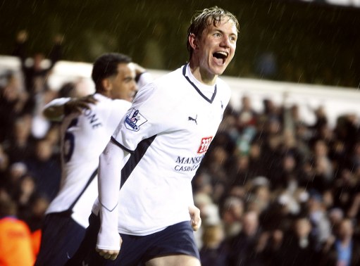 马卡报：阿隆索帅位依旧岌岌可危，高层认为看不到前进方向（马卡：阿隆索帅位风雨飘摇，高层称球队缺乏清晰发展方向）