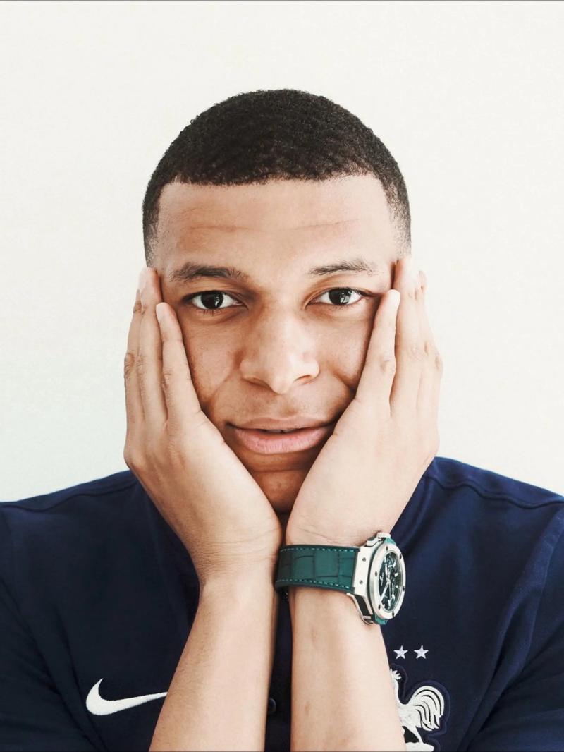 赵宇豪：祝福尹鸿博未来一切顺利；祝愿河南队足协杯夺冠