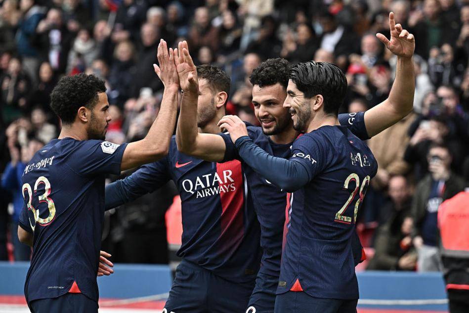 凯恩连续3场欧冠0球0助攻，为职业生涯并列最长场次（欧冠近3战凯恩0进球0助攻，追平生涯最长纪录）