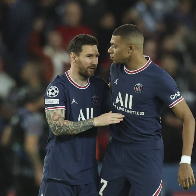 陈梦和黄子韬切磋乒乓球 黄子韬精准狙击陈梦笑点