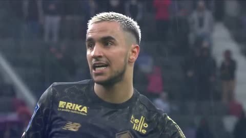 德天空：多特愿涨薪续约阿德耶米，但门德斯要求加解约条款（德媒：多特愿为阿德耶米涨薪续约，门德斯坚持加入解约条款）