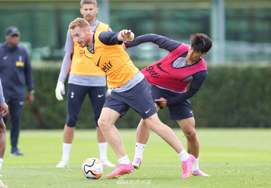 曼联连续两次在联赛中不敌纽卡，上次3连败追溯到1922年（曼联联赛两连败给纽卡，上次三连败还要追溯到1922年）