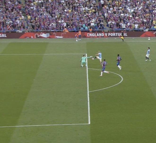 新卡牌大师？皇马本场主裁金特罗本赛季8场西甲出示8红44黄（卡牌大师驾到？执法皇马之战的金特罗本季8场西甲出示44黄8红）